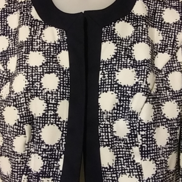 Princess style cropped jacket - Picture 2 of 4